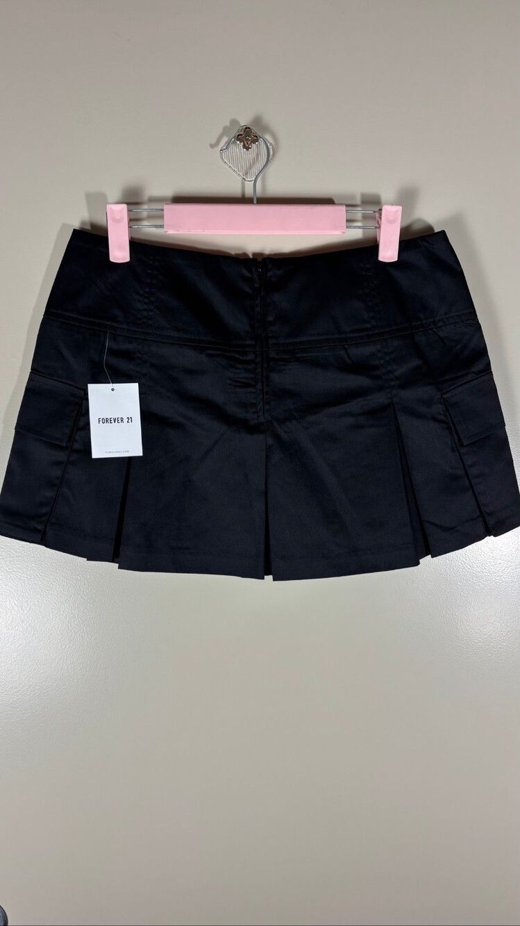 Forever 21 Black Pleated Mini Skort Cargo Pockets Womens L New Y2K Preppy